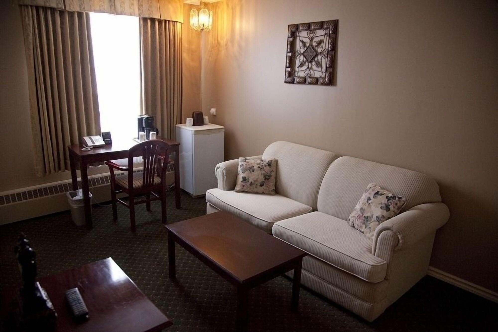 ססקאטון Hotel Senator מראה חיצוני תמונה