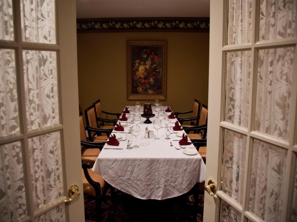 ססקאטון Hotel Senator מראה חיצוני תמונה