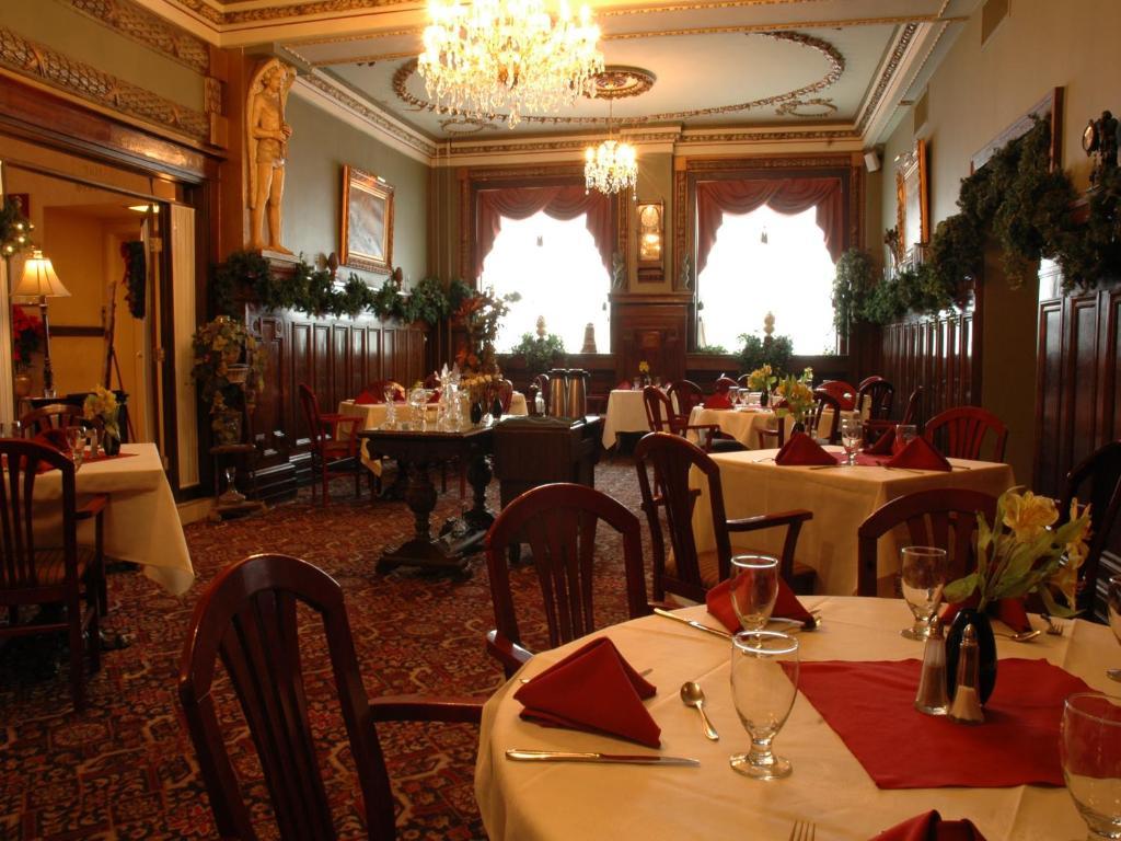ססקאטון Hotel Senator מראה חיצוני תמונה